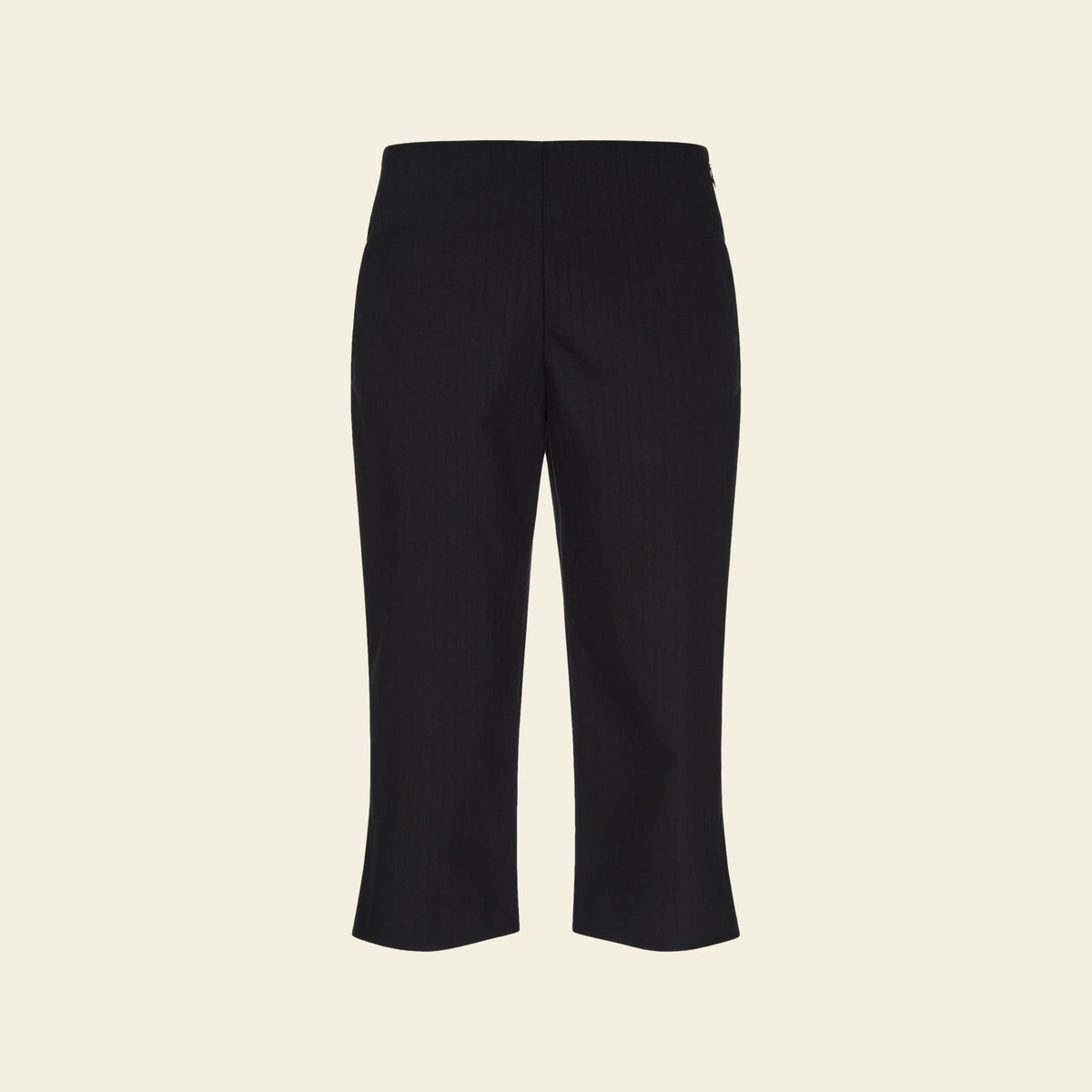 Calça Capri Preto — still frente