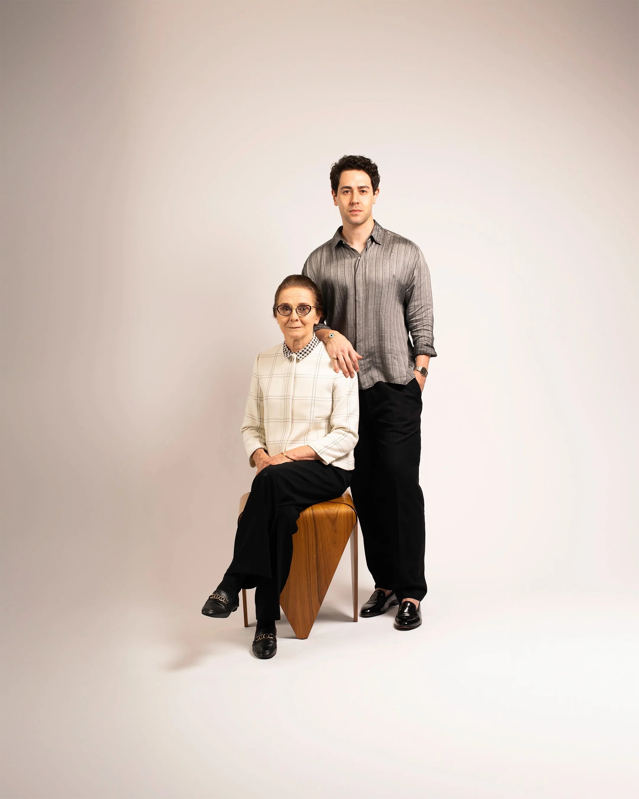 Bruno e Lúcia Biazzi no ateliê em Louveira